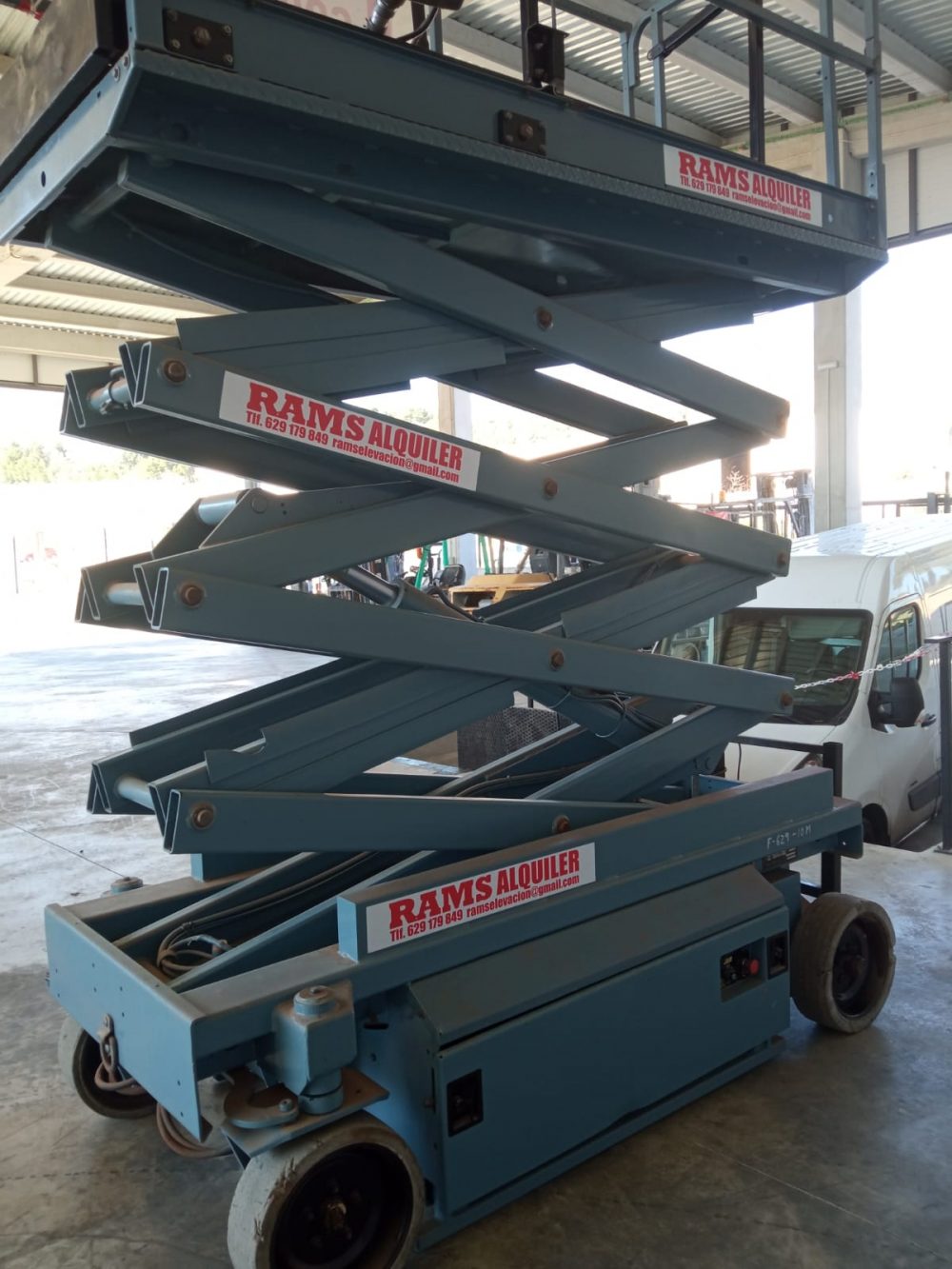 PLATAFORMA ELEVADORA ELÉCTRICA 10 M- JLG - SERVICIO ALQUILER - PRECIO: 41€/día - Imagen 7