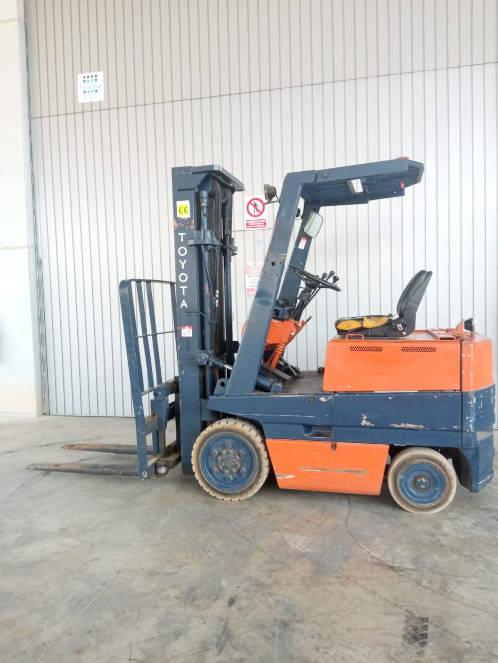 CARRETILLA ELÉCTRICA TOYOTA 2.500 Kg - PRECIO: 4.500€ - Imagen 2