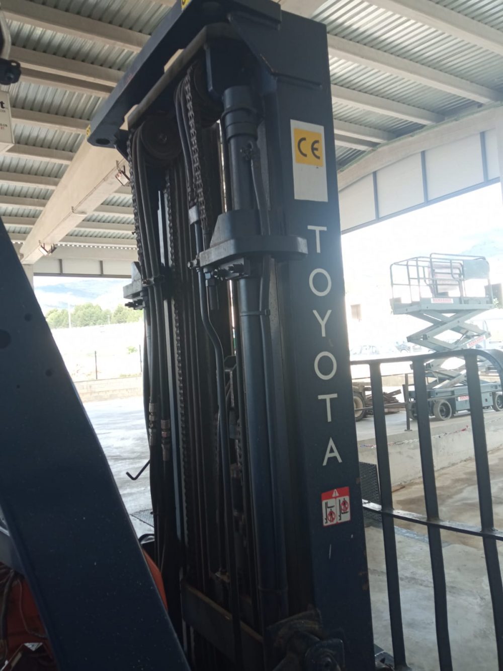 CARRETILLA ELÉCTRICA TOYOTA 2.500 Kg - PRECIO: 4.500€ - Imagen 13