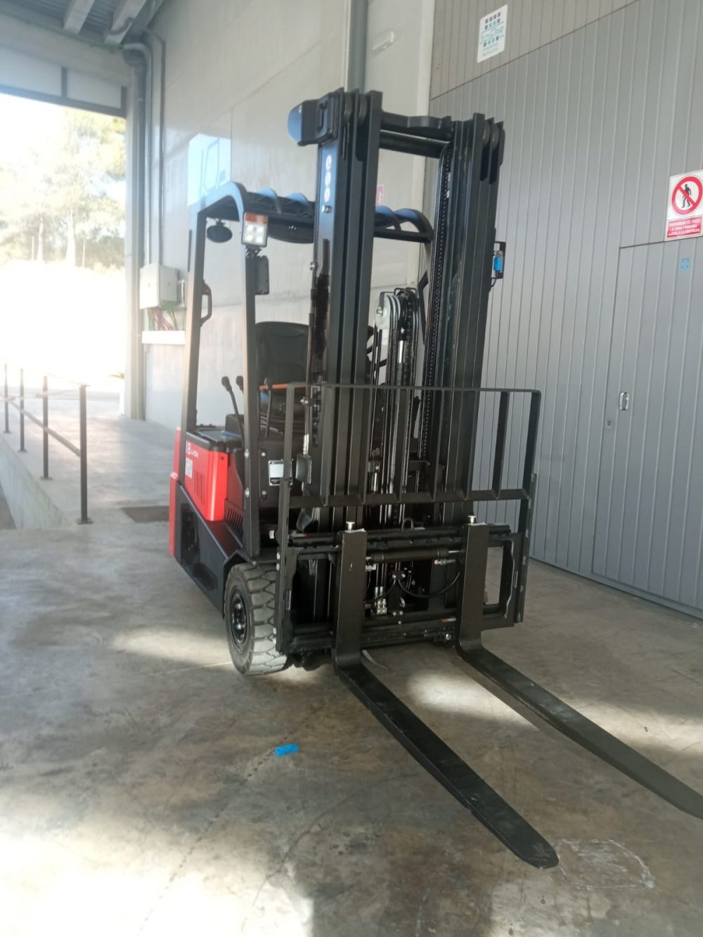 CARRETILLA ELEVADORA ELÉCTRICA R-CPD18TVL Litio-NUEVA-PRECIO: 18.100€ - Imagen 4