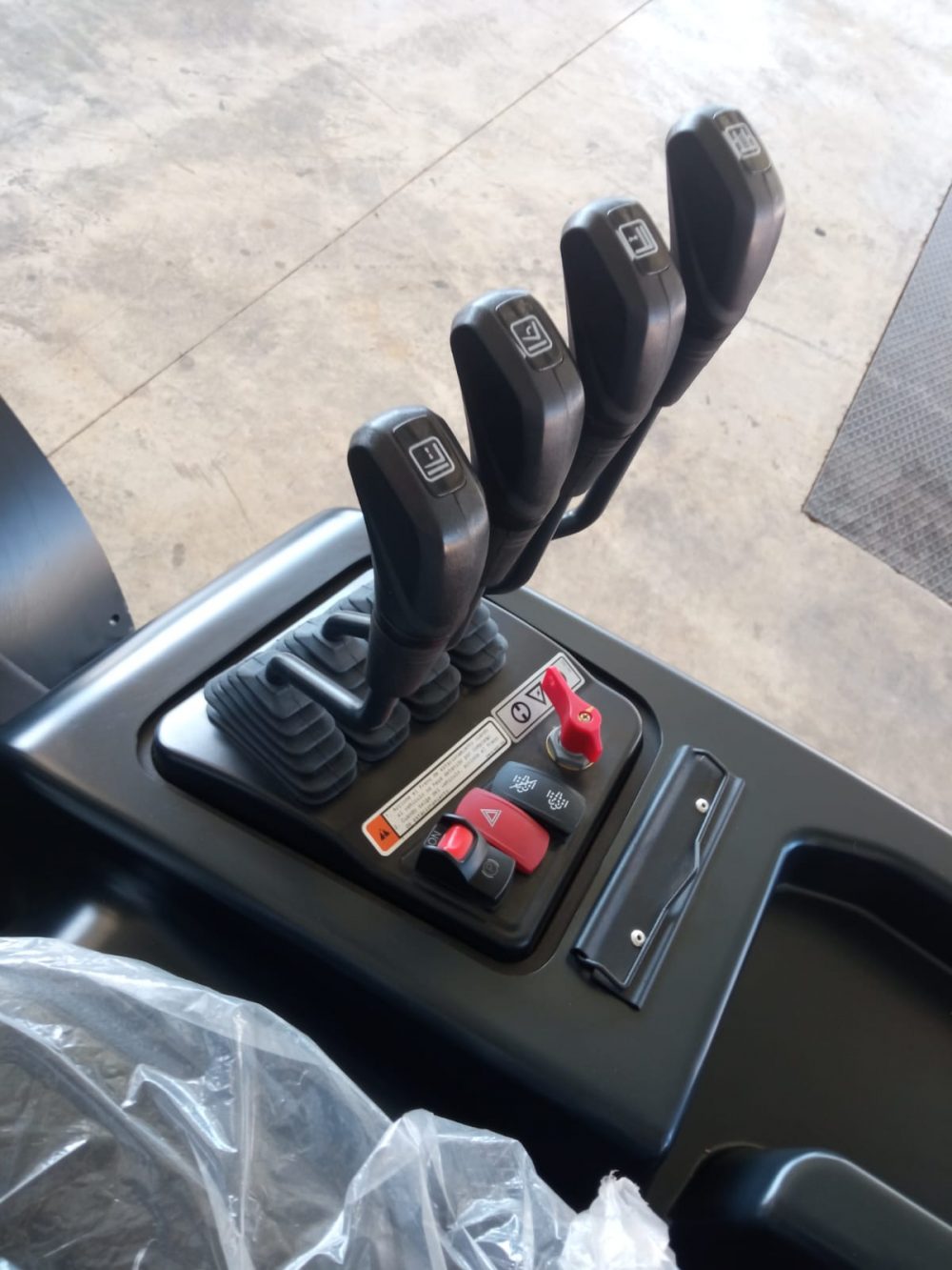 CARRETILLA ELEVADORA DIÉSEL NUEVA DOOSAN-BOBCAT D25NXP 2,5KG  PRECIO: 25.850€ - Imagen 9