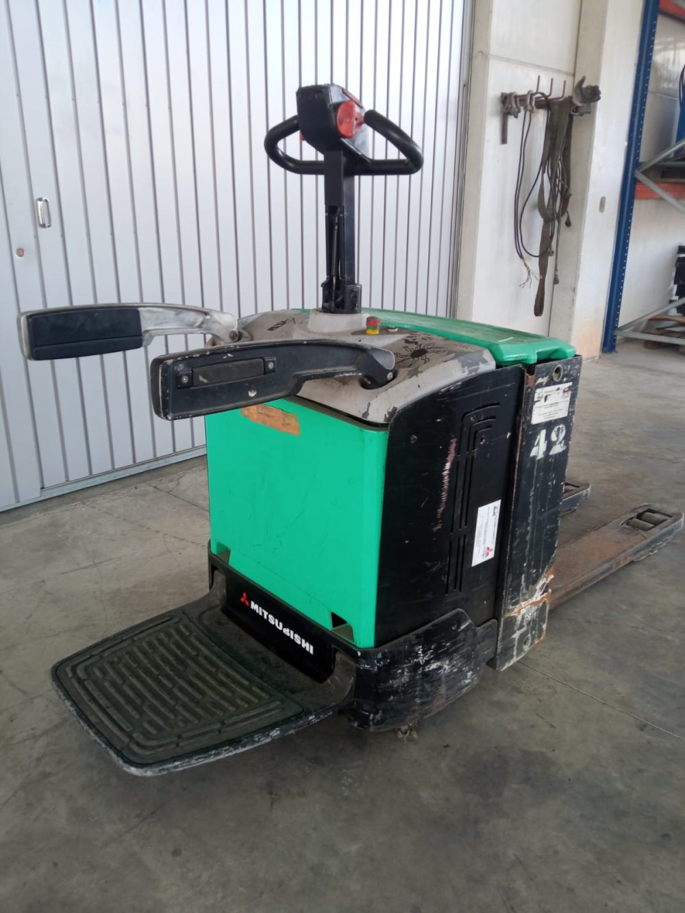 Transpaleta Eléctrica Mitsubishi PBV20N -Usada- Ref-ES-365 - PRECIO.: 1.100€ - Imagen 4