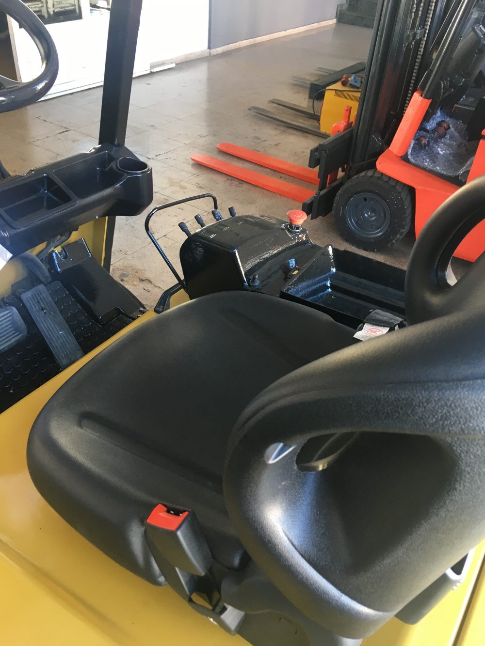 CARRETILLA ELEVADORA ELÉCTRICA CATERPILLAR EP16KT - PRECIO: 8.700 € - Imagen 2