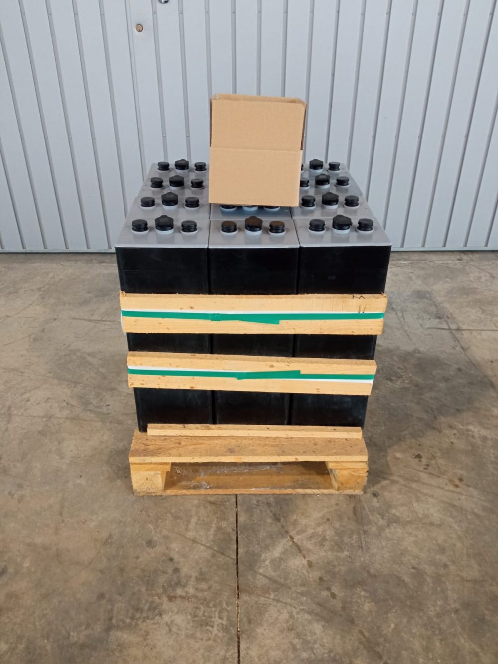 KIT BATERÍA NUEVA SIN COFRE - 24V 8 Pzs 920 Ah - PRECIO: 2.450 € - Imagen 3