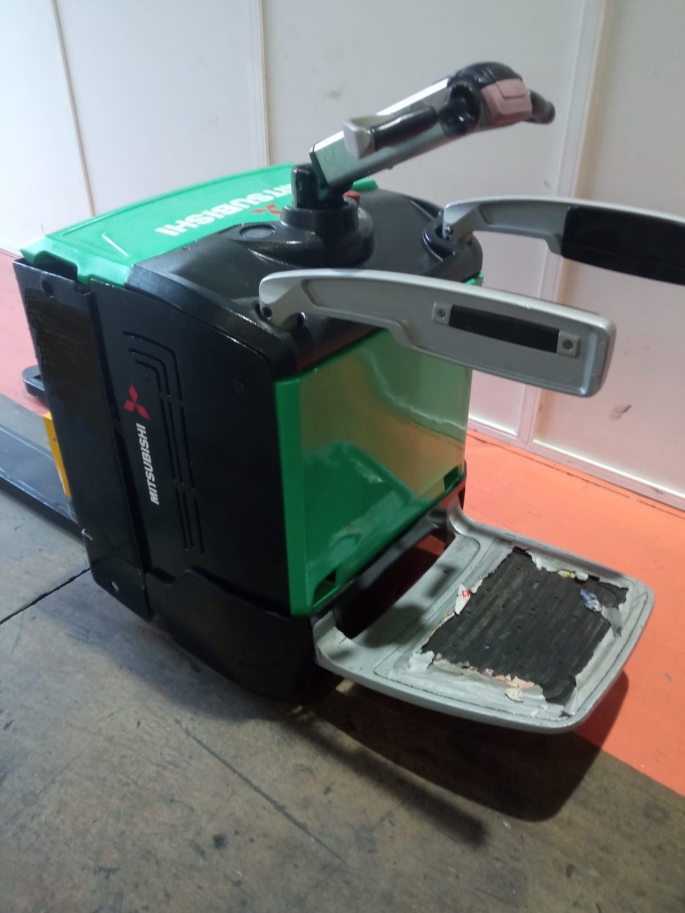 Transpaleta Eléctrica Mitsubishi usada PBV-20-N PRECIO.: 2.700€ - Imagen 11