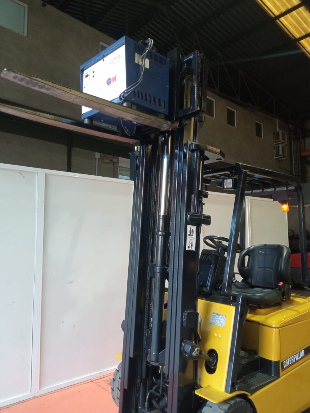 CARRETILLA ELEVADORA ELÉCTRICA CATERPILLAR EP16KT - PRECIO: 8.700 € - Imagen 6