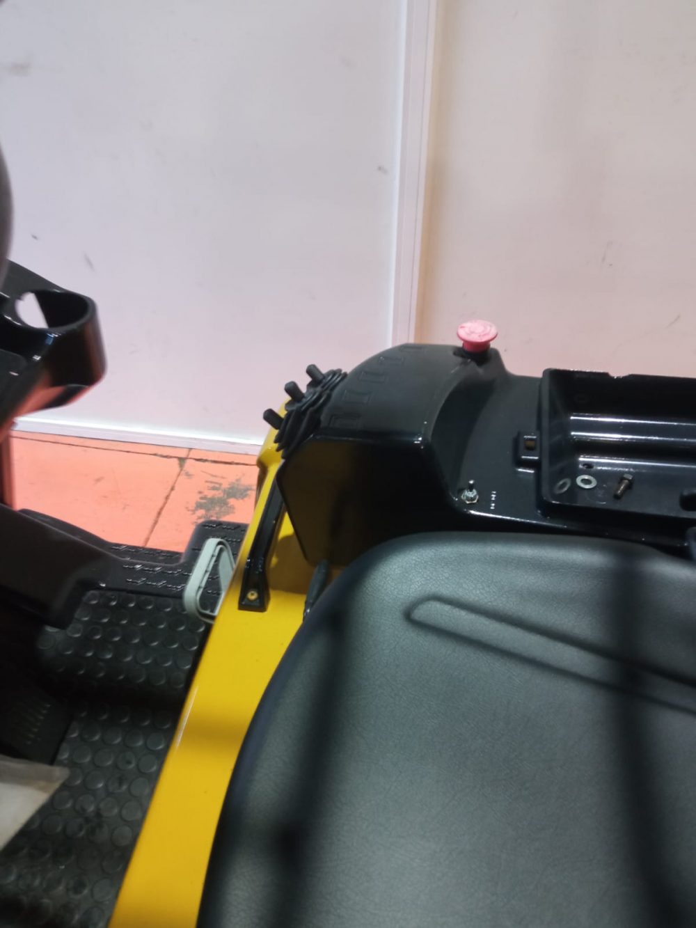 CARRETILLA ELEVADORA ELÉCTRICA CATERPILLAR EP16KT - PRECIO: 8.700 € - Imagen 7