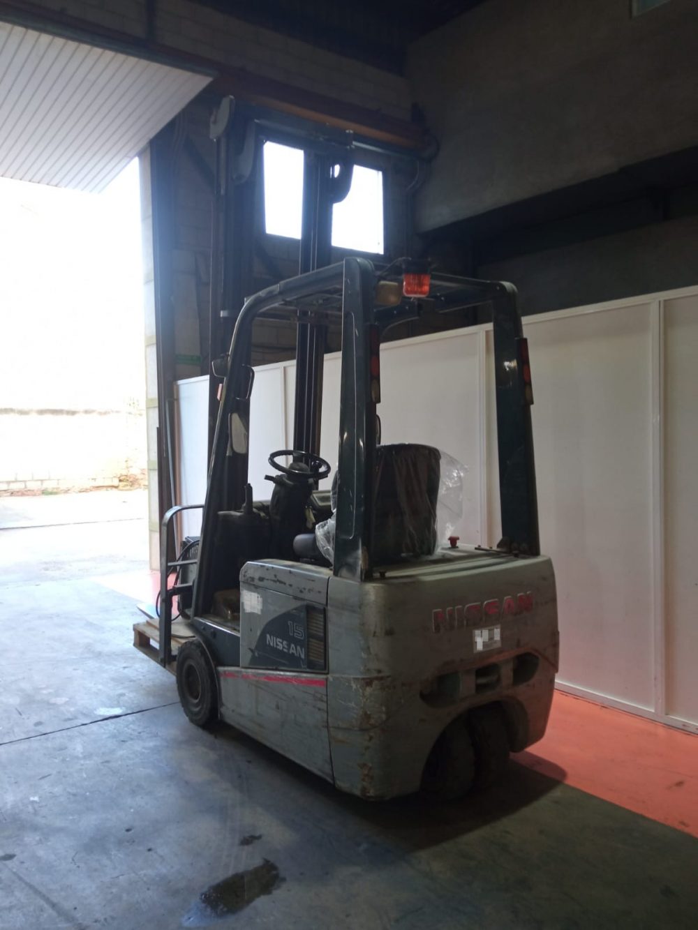 CARRETILLA ELEVADORA ELÉCTRICA NISSAN MODELO.: 1N1L15Q - OCASION -- PRECIO: 5.500€ - Imagen 9