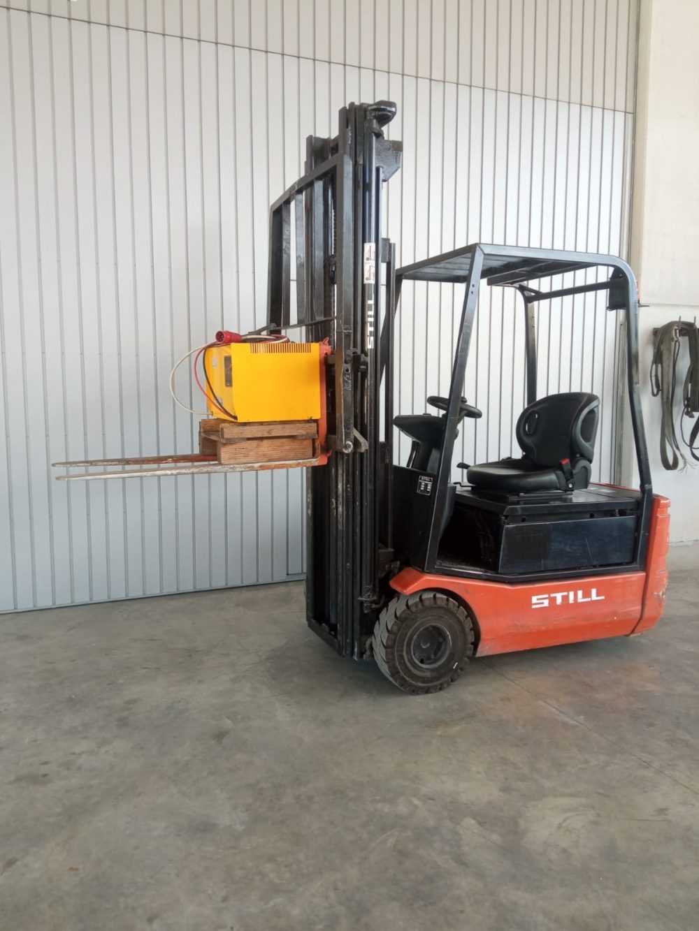 CARRETILLA ELEVADORA ELÉCTRICA STILL R20-15 OCASIÓN - PRECIO: 7.500€ - Imagen 3
