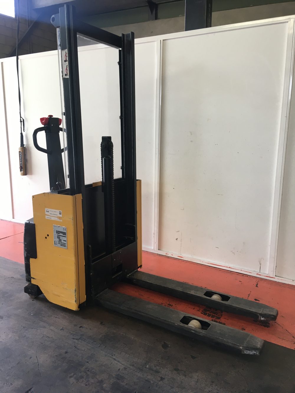 APILADOR ELÉCTRICO MIC G100B - CON BATERÍA TRACCIÓN NUEVA - OCASIÓN- PRECIO: 2.950 € - Imagen 2