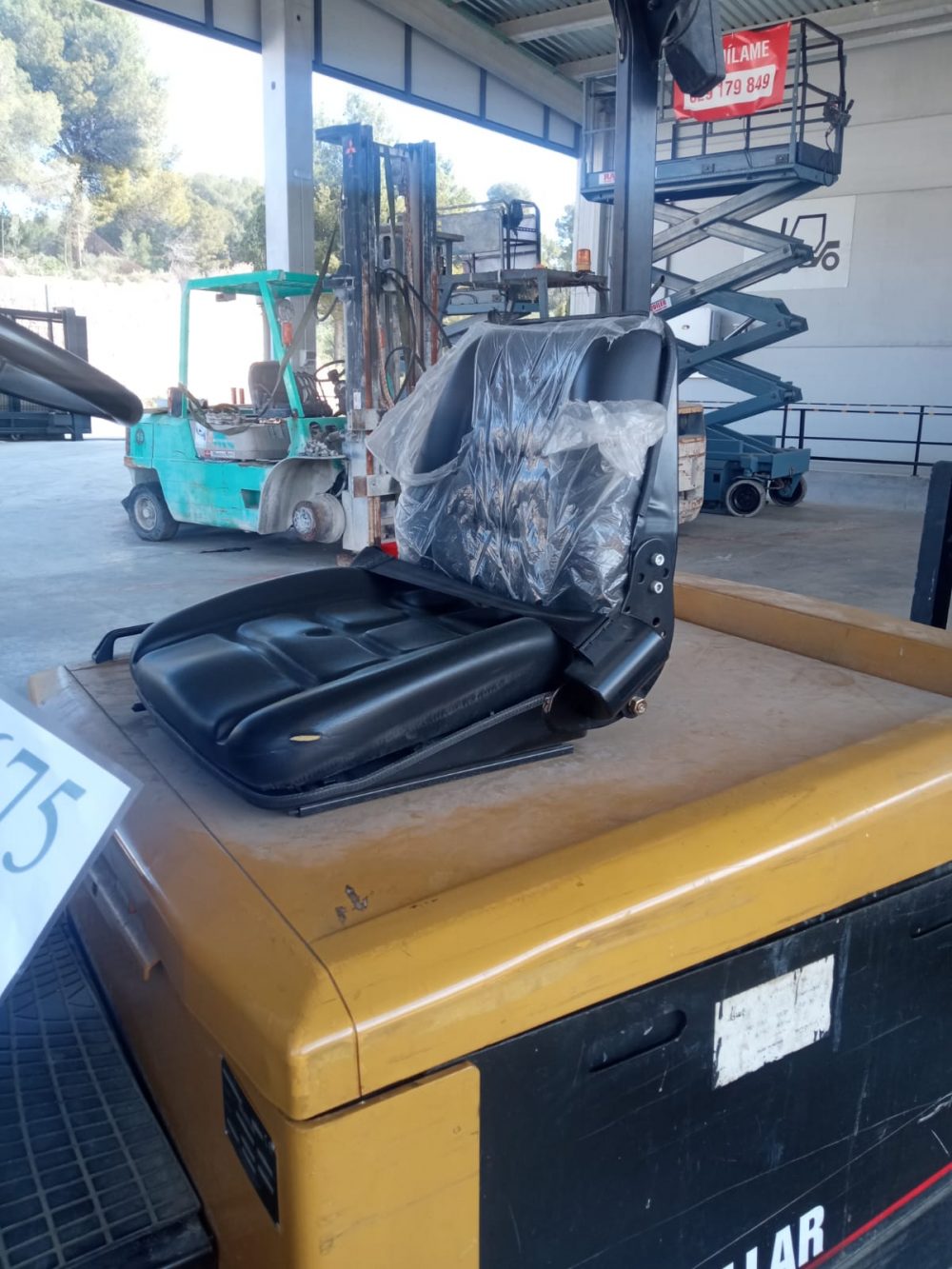 CARRETILLA ELÉCTRICA CATERPILLAR EC25K -2.5 Kg OCASIÓN - PRECIO: 7.800 € - Imagen 7