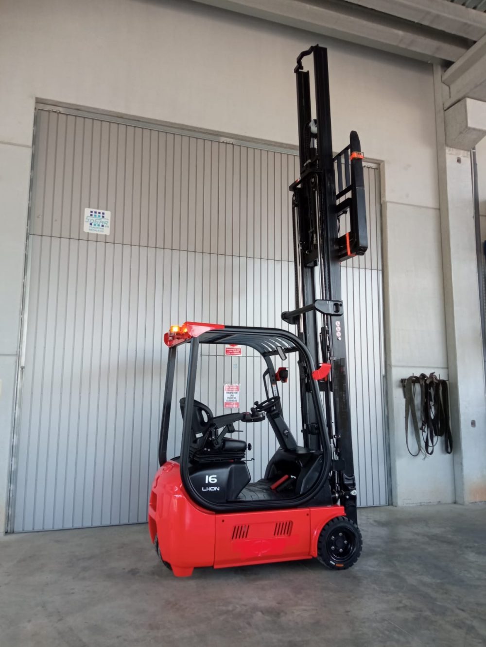 Carretilla Elevadora Eléctrica 1.6 Kg Litio - Nueva - PRECIO:  24.800 € - Imagen 2