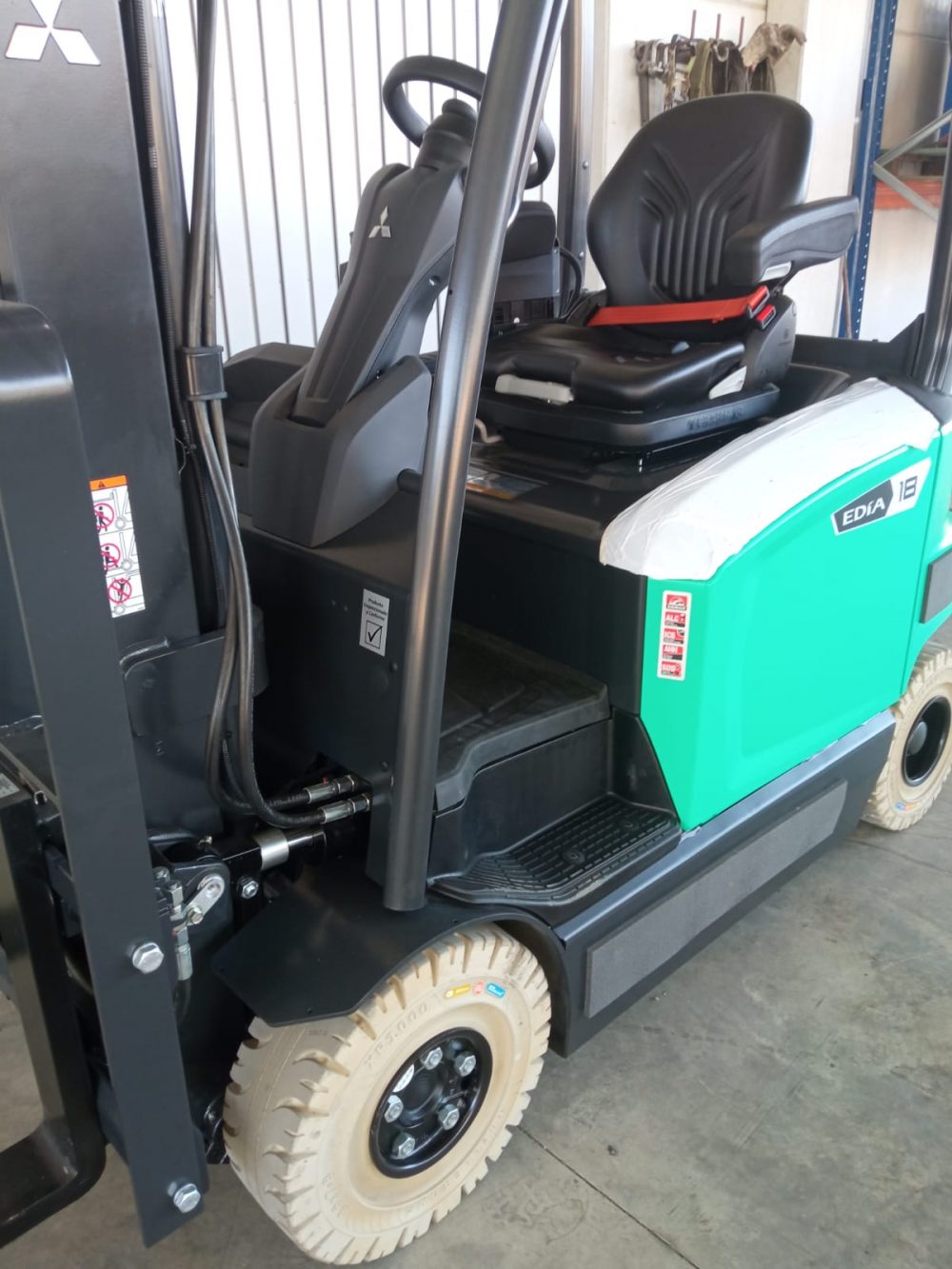 CARRETILLA ELEVADORA ELÉCTRICA MITSUBISHI FB18CN2 18 EDÍA Litio-NUEVA-PRECIO: 43.700 € - Imagen 6