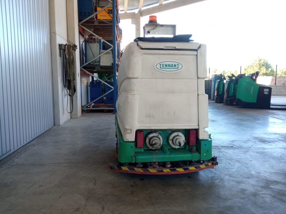 Fregadora Industrial Tennant 7200 Ocasión 130 Litros - Precio 3.200 € - Imagen 5
