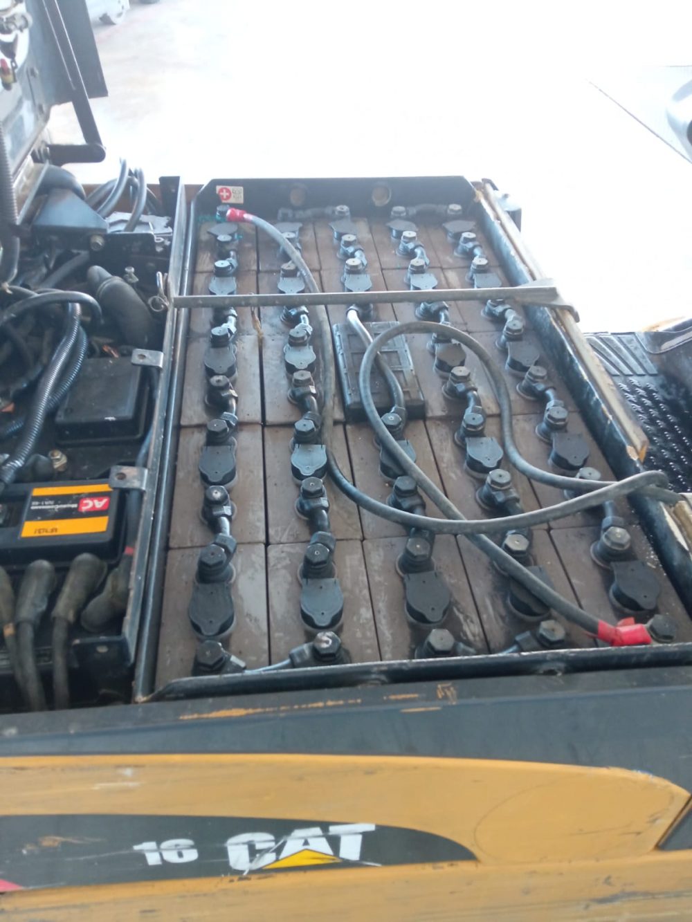 CARRETILLA ELEVADORA ELÉCTRICA USADA CATERPILLAR EP16NT - PRECIO: 8.900 € - Imagen 11