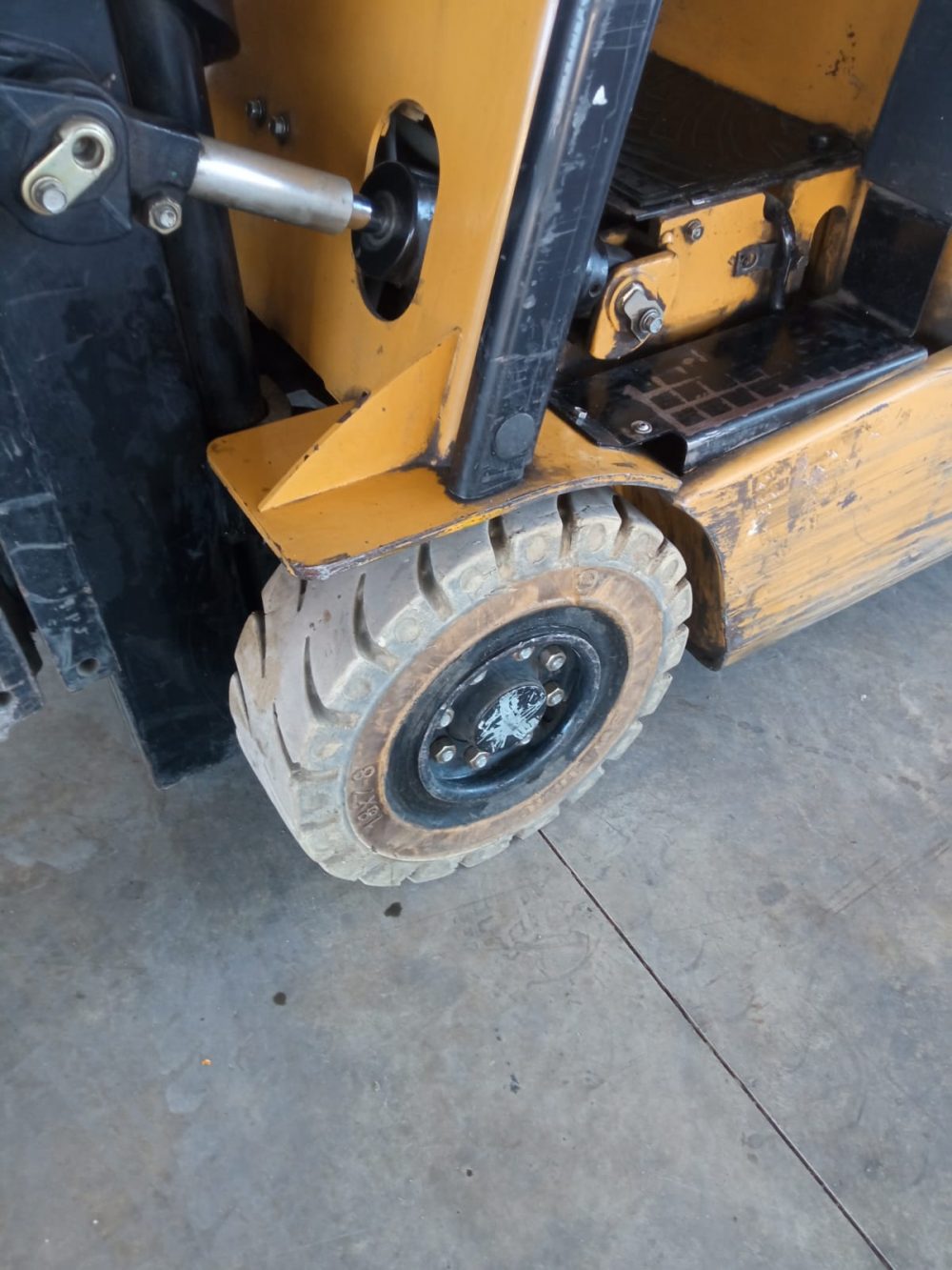 CARRETILLA ELEVADORA ELÉCTRICA USADA CATERPILLAR EP16NT - PRECIO: 8.900 € - Imagen 9