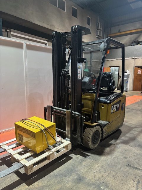 CARRETILLA ELEVADORA ELÉCTRICA CATERPILLAR EP15PNT - PRECIO: 8.700 € - Imagen 5