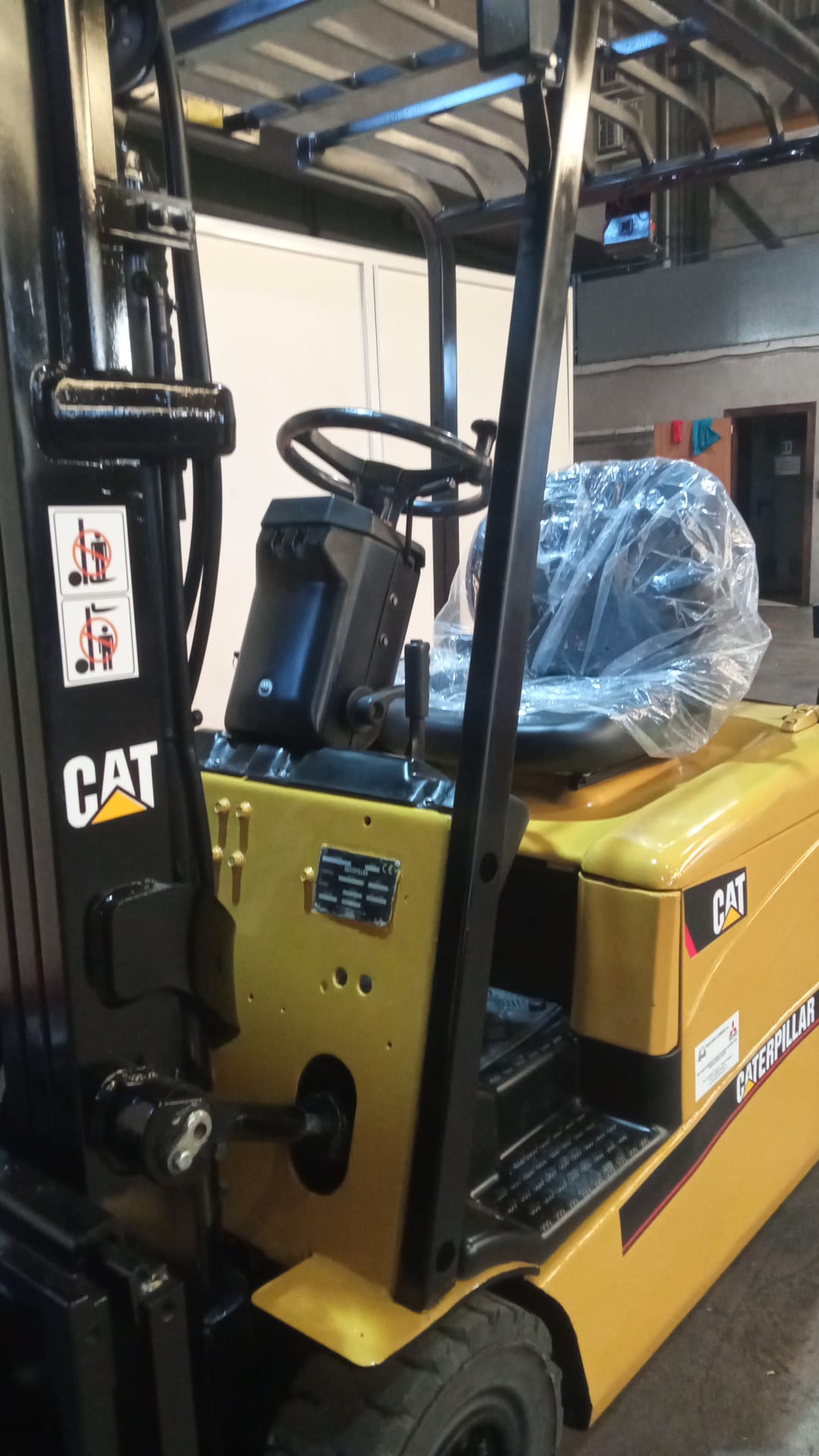 CARRETILLA ELEVADORA ELÉCTRICA CATERPILLAR EP16KT - PRECIO: 9.700 € - Imagen 8