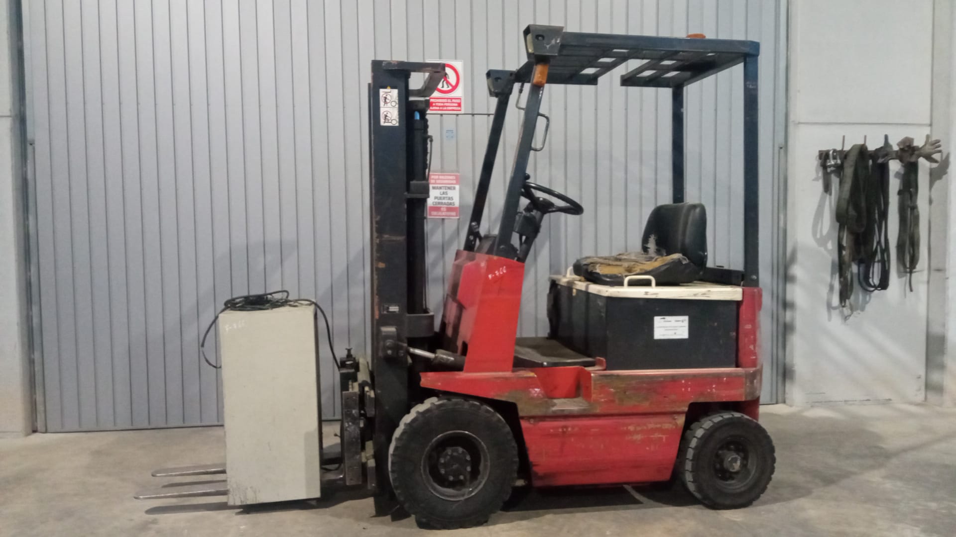 CARRETILLA ELEVADORA ELÉCTRICA NYK FB15P- 1.500 Kg - OCASIÓN- PRECIO: 3.700 €