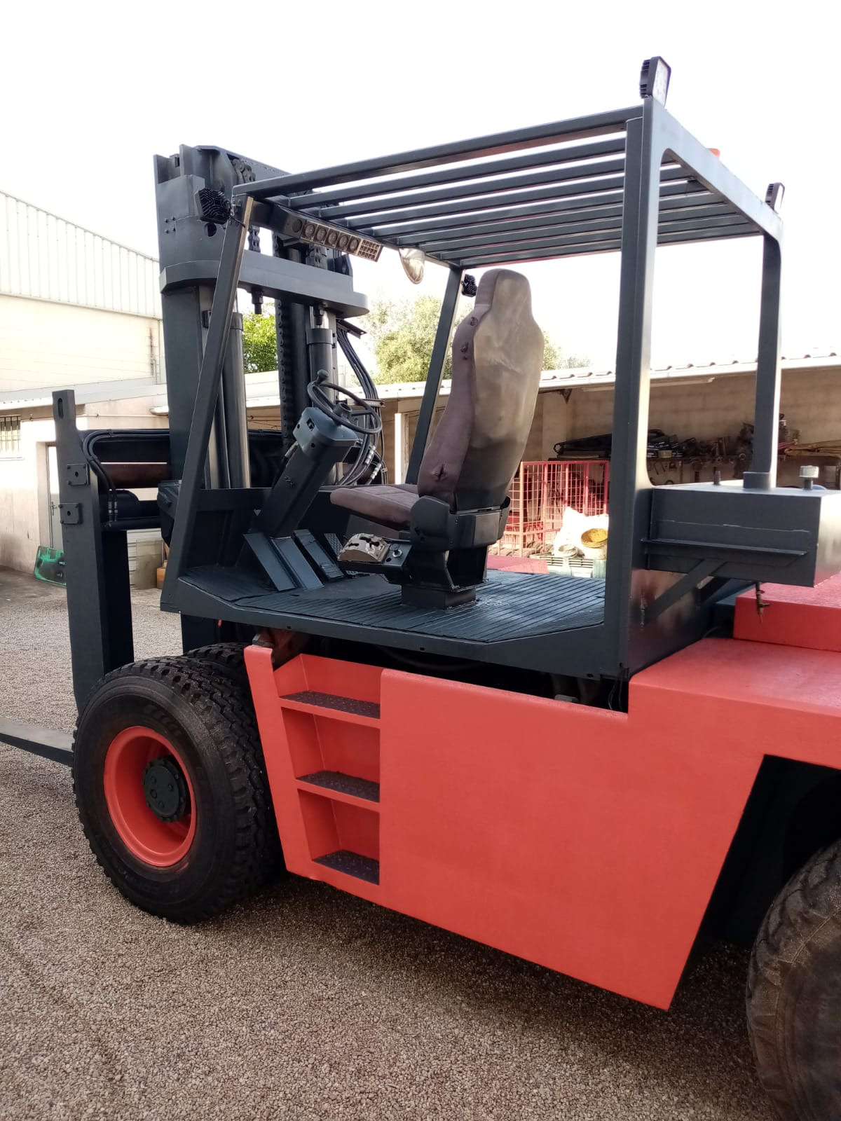 CARRETILLA ELEVADORA DIÉSEL LINDE H120 12 t - F-234 -PRECIO: 27.500 € - Imagen 3