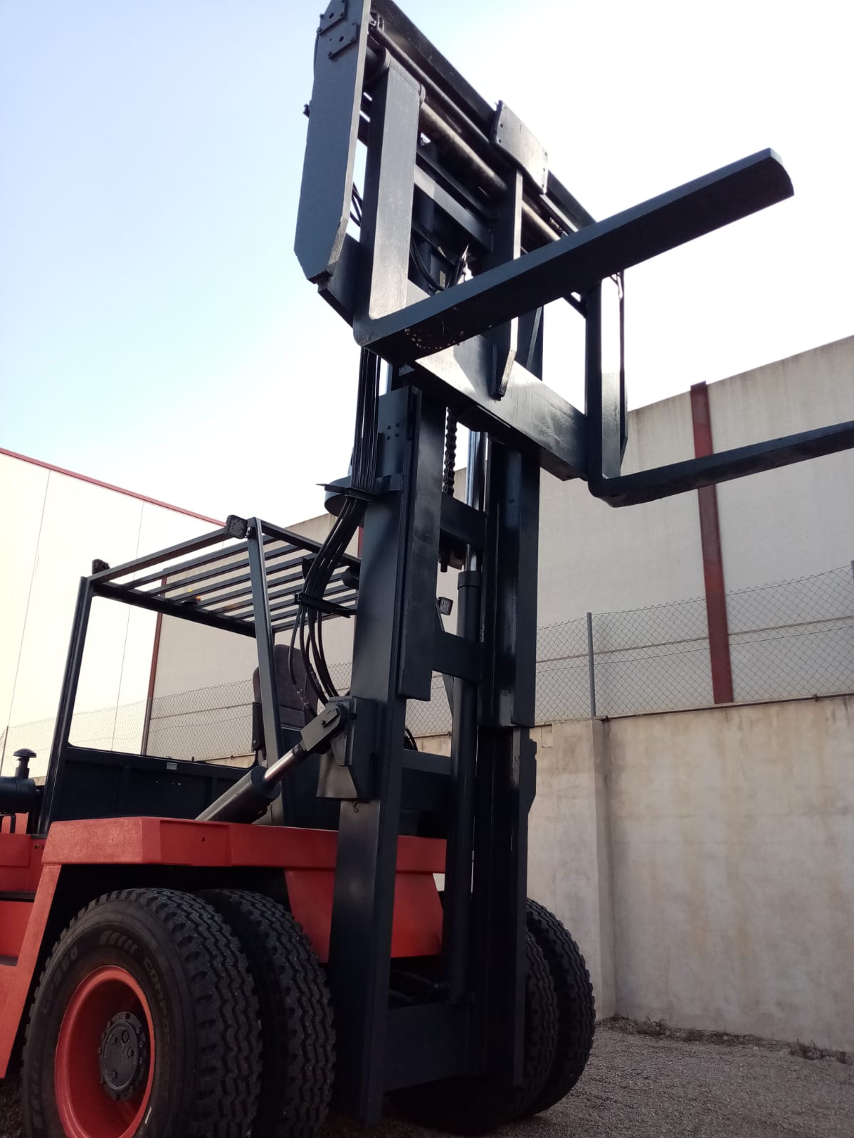CARRETILLA ELEVADORA DIÉSEL LINDE H120 12 t - F-234 -PRECIO: 27.500 € - Imagen 14