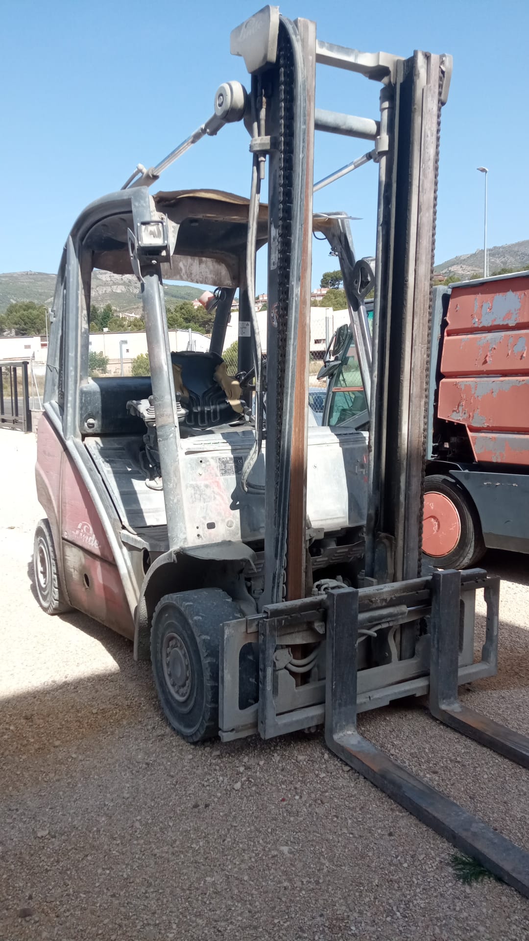 CARRETILLA ELEVADORA DIÉSEL LINDE H25D - F-801 -PRECIO: 5.500 €