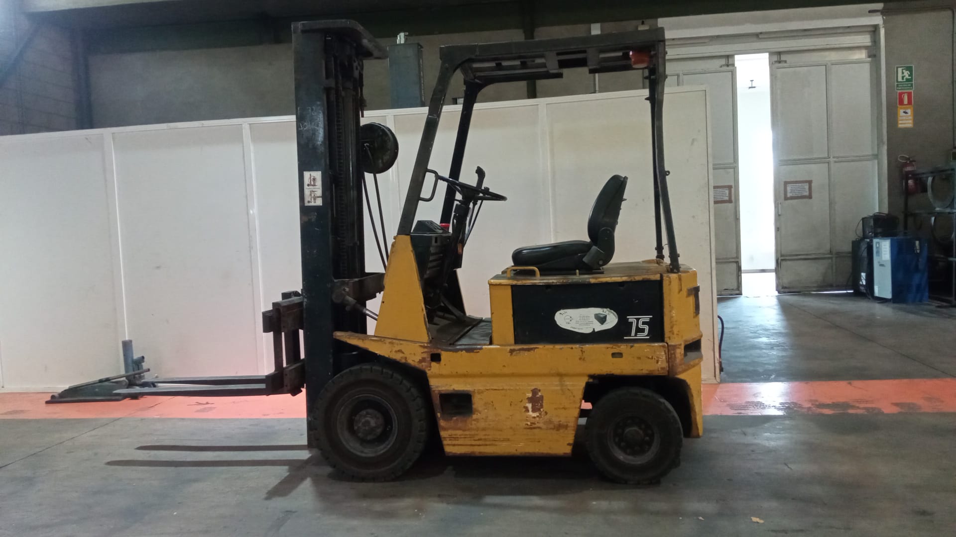 CARRETILLA ELEVADORA ELÉCTRICA TCM FB15H4 - 1.500 Kg - OCASIÓN- PRECIO: 5.000 € - Imagen 6