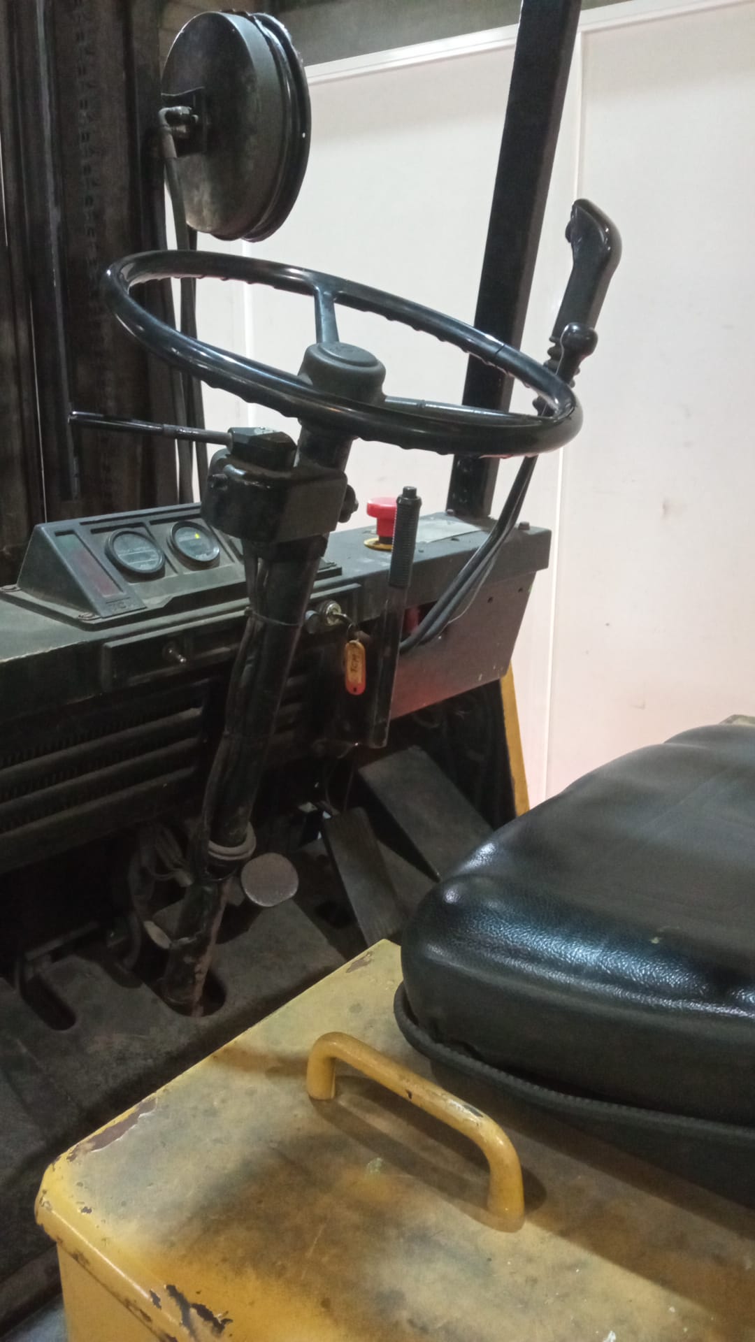 CARRETILLA ELEVADORA ELÉCTRICA TCM FB15H4 - 1.500 Kg - OCASIÓN- PRECIO: 5.000 € - Imagen 8