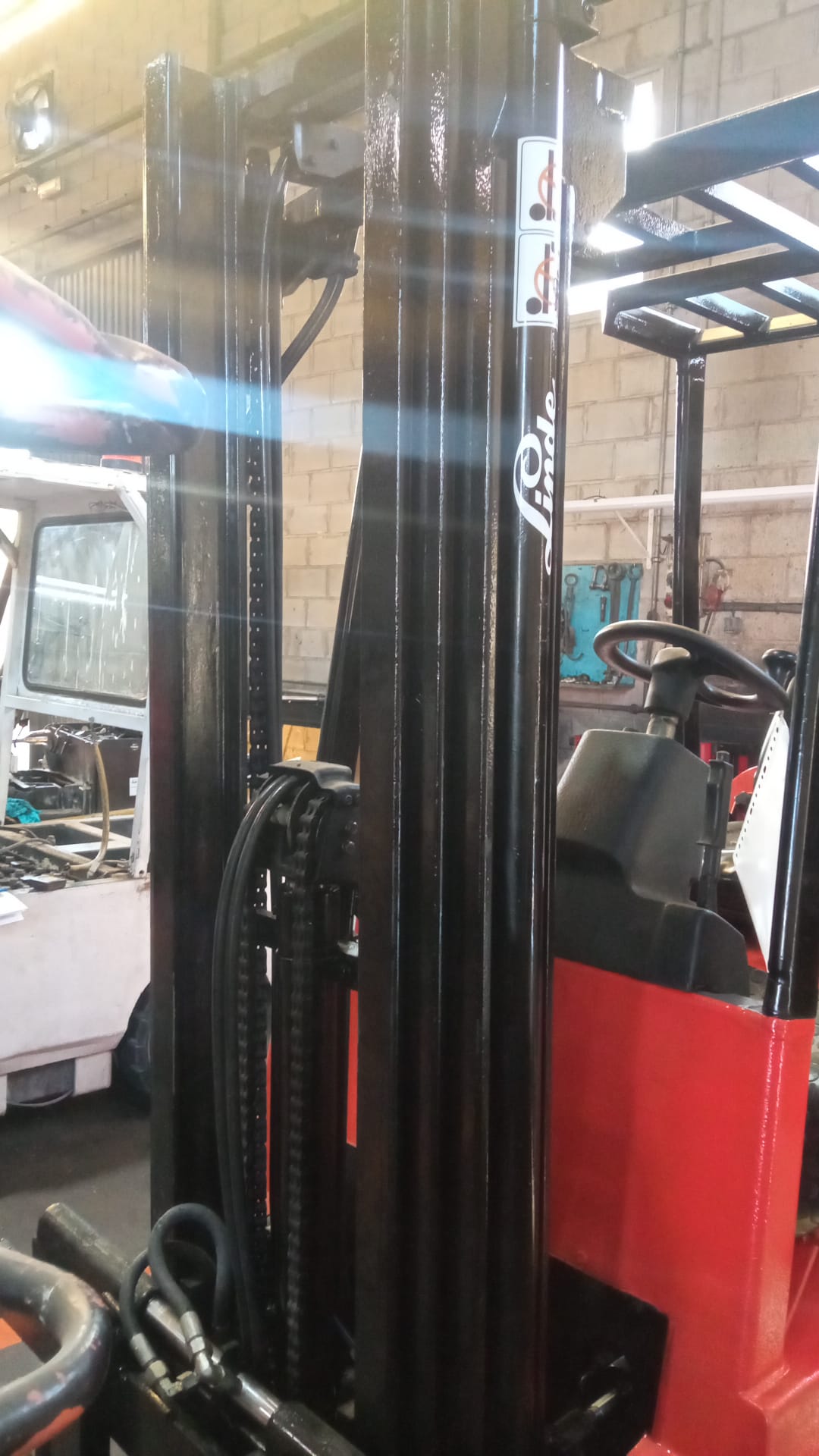 CARRETILLA ELEVADORA ELÉCTRICA LINDE E15 - 1.500 Kg - OCASIÓN- PRECIO: 9.500 € - Imagen 3
